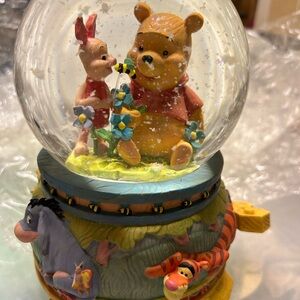 Disney Winnie the Pooh Snow Globe - Multicolor